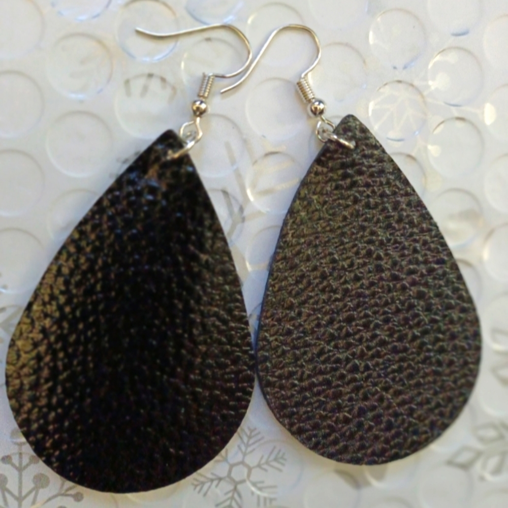 Black leather earrings